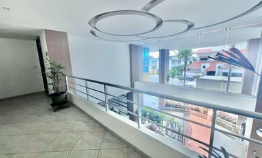 SAN LORENZO SALINAS EN EDIFICIO FRENTE AL MAR