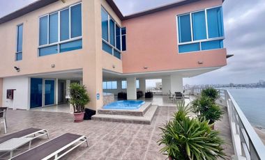 SAN LORENZO SALINAS EN EDIFICIO FRENTE AL MAR