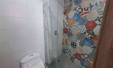 Venta de Departamento de 2 Dormitorios, Sector La Carolina Mall El Jardín, Quito, Ecuador