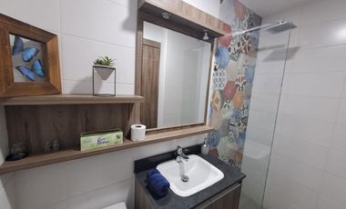 Venta de Departamento de 2 Dormitorios, Sector La Carolina Mall El Jardín, Quito, Ecuador