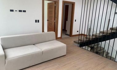 Venta de Casa Dúplex de 3 Dormitorios, Sector Hilacril Tumbaco, Ecuador