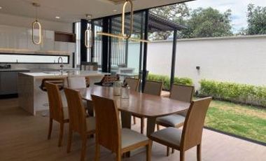 Venta de Casa Dúplex de 3 Dormitorios, Sector Hilacril Tumbaco, Ecuador