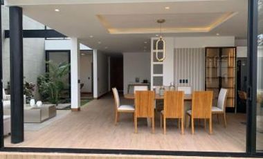 Venta de Casa Dúplex de 3 Dormitorios, Sector Hilacril Tumbaco, Ecuador