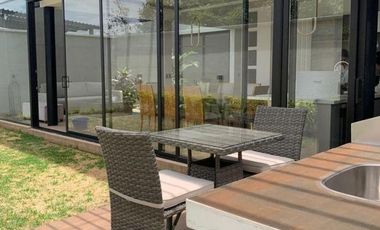 Venta de Casa Dúplex de 3 Dormitorios, Sector Hilacril Tumbaco, Ecuador