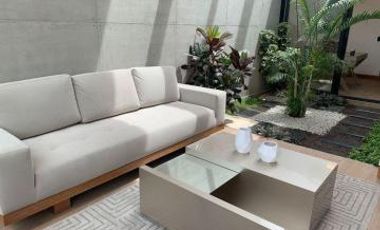 Venta de Casa Dúplex de 3 Dormitorios, Sector Hilacril Tumbaco, Ecuador