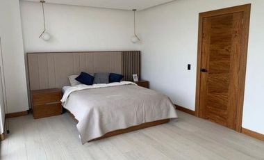 Venta de Casa Dúplex de 3 Dormitorios, Sector Hilacril Tumbaco, Ecuador