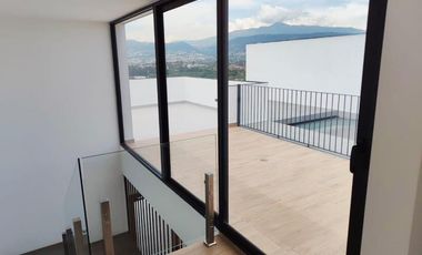 Venta de Casa Dúplex de 3 Dormitorios, Sector Hilacril Tumbaco, Ecuador