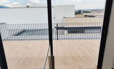 Venta de Casa Dúplex de 3 Dormitorios, Sector Hilacril Tumbaco, Ecuador