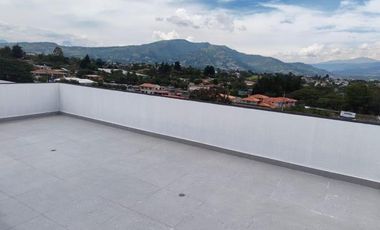 Venta de Casa Dúplex de 3 Dormitorios, Sector Hilacril Tumbaco, Ecuador