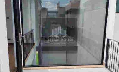 Venta de Casa Dúplex de 3 Dormitorios, Sector Hilacril Tumbaco, Ecuador