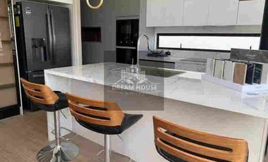 Venta de Casa Dúplex de 3 Dormitorios, Sector Hilacril Tumbaco, Ecuador