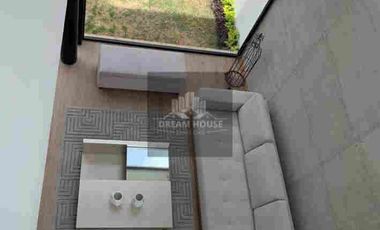 Venta de Casa Dúplex de 3 Dormitorios, Sector Hilacril Tumbaco, Ecuador