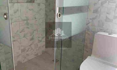 Venta de Casa Dúplex de 3 Dormitorios, Sector Hilacril Tumbaco, Ecuador