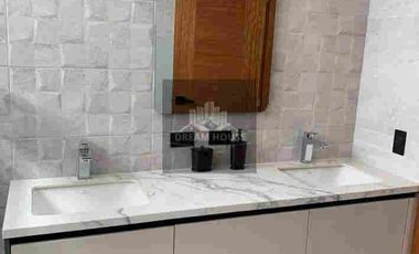Venta de Casa Dúplex de 3 Dormitorios, Sector Hilacril Tumbaco, Ecuador