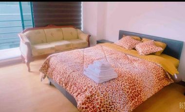 Renta de Departamento Amoblado de 2 Dormitorios, Sector La Recoleta El Batán, Quito, Ecuador