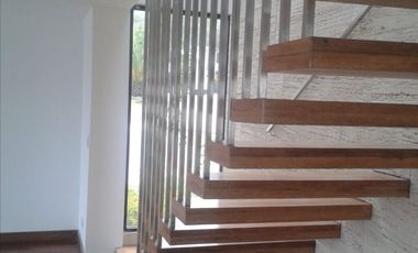 Renta de Casa de 3 Dormitorios, Sector Nayón, Ecuador