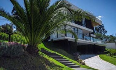 Renta de Casa de 3 Dormitorios, Sector Nayón, Ecuador