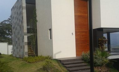 Renta de Casa de 3 Dormitorios, Sector Nayón, Ecuador