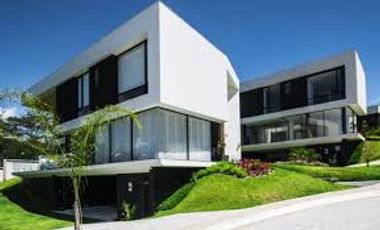 Renta de Casa de 3 Dormitorios, Sector Nayón, Ecuador