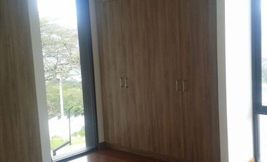 Renta de Casa de 3 Dormitorios, Sector Nayón, Ecuador