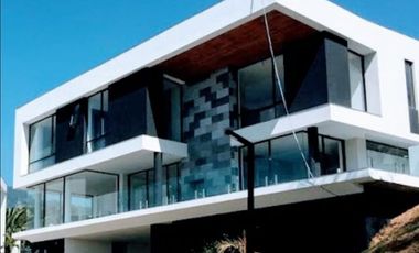 Renta de Casa de 3 Dormitorios, Sector Nayón, Ecuador