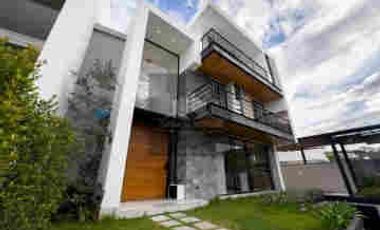 Renta de Casa de 3 Dormitorios, Sector Nayón, Ecuador