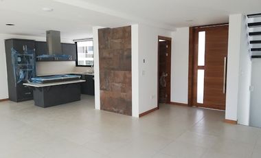 Venta de Casa de 4 Dormitorios, Sector Cumbayá, Ecuador