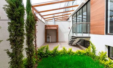 Venta de Casa de 4 Dormitorios, Sector Cumbayá, Ecuador