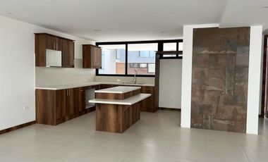 Venta de Casa de 4 Dormitorios, Sector Cumbayá, Ecuador