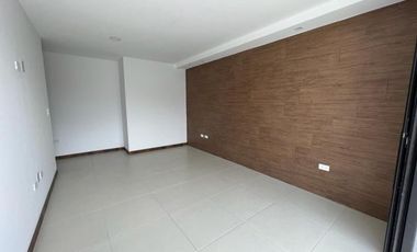 Venta de Casa de 4 Dormitorios, Sector Cumbayá, Ecuador