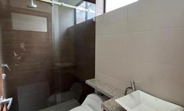 Venta de Casa de 4 Dormitorios, Sector Cumbayá, Ecuador