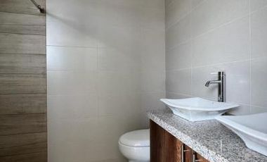 Venta de Casa de 4 Dormitorios, Sector Cumbayá, Ecuador