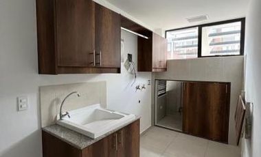 Venta de Casa de 4 Dormitorios, Sector Cumbayá, Ecuador