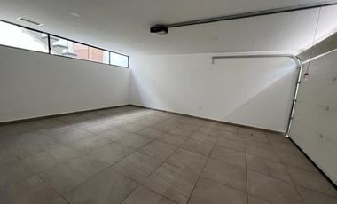 Venta de Casa de 4 Dormitorios, Sector Cumbayá, Ecuador
