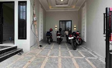Rumah 2 lantai nuansa Eropa Murah banget