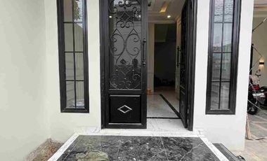 Rumah 2 lantai nuansa Eropa Murah banget