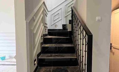 Rumah 2 lantai nuansa Eropa Murah banget