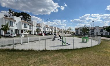 CASA EN RENTA EN LUGANO RESIDENCIAL