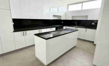 Penthouse de alquiler en Mocoli Gardens