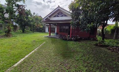 Rumah Nyaman Halaman Luas di Ciganitri Dekat ke Tol Buah Batu