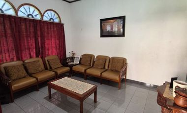 Rumah Nyaman Halaman Luas di Ciganitri Dekat ke Tol Buah Batu