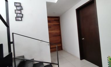 Casa en venta de oportunidad en Senderos de Monteverde 17 Coto 5A