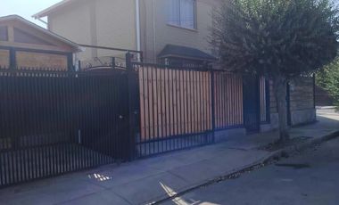 CASA EN CONDOMINIO LOS UMBRALES DE BUIN