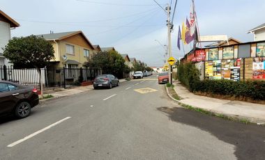 CASA EN CONDOMINIO LOS UMBRALES DE BUIN