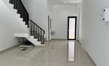 Disewa Ruko 3 Lantai Rapi Ramai di BSD, Tangerang Selatan