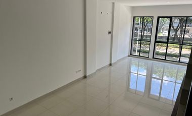 Disewa Ruko 3 Lantai Rapi Ramai di BSD, Tangerang Selatan