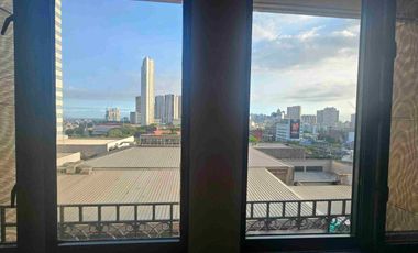 FOR SALE: 1BR with parking at Renaissance 2000, Meralco Ave Pasig