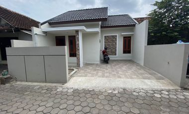 10 Menit Dari Mall Ambarukmo Plaza Rumah di Baturetmo Bantul Harga 500 Jt-an Siap Huni