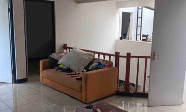 Di Jual Rumah 2 lantai di mekar wangi