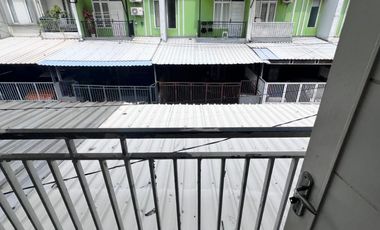 Dijual Rumah 2 Lantai Nempel Graha Raya Bintaro, Pondok Serut